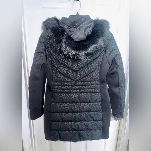 MICHAEL Michael Kors Black Patterned Puffer Coat with Fur Hood Med - Picture 4 of 8